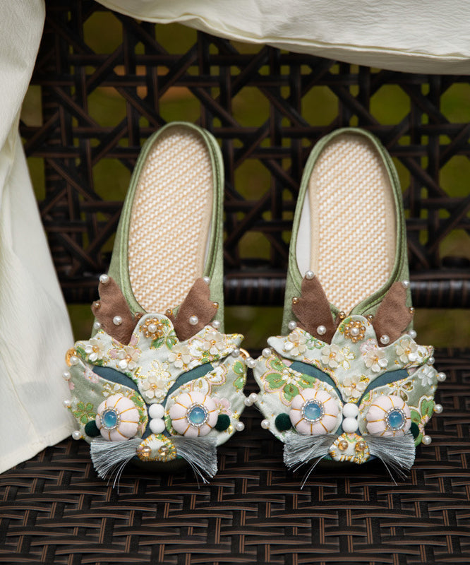 Originale handgefertigte hellgrüne Tigerkopf-Hausschuhe mit Nagelperlen