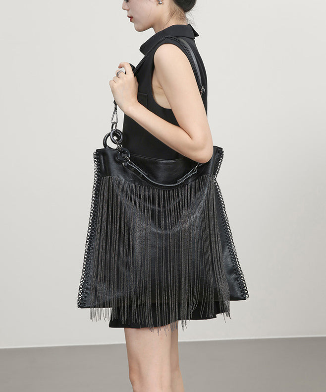 Originale Schultertasche mit Metallquastenkette und großem Fassungsvermögen