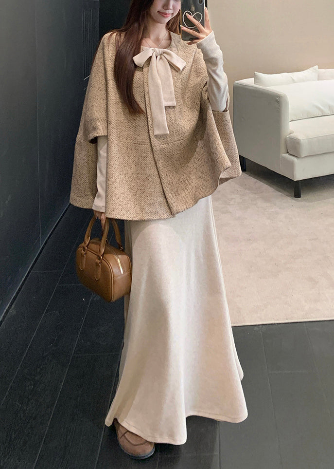 Original Haferflockenfarbener Cape-Mantel und Kleid aus Baumwolle, zweiteiliges Set für den Frühling