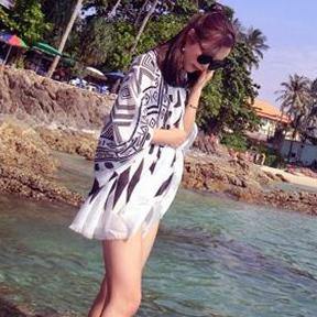 Outdoor sunscreen black white geometric pattern veil beach holiday oversized scarf - SooLinen