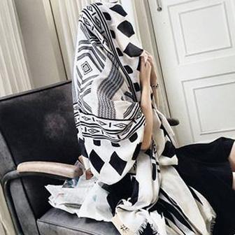 Outdoor sunscreen black white geometric pattern veil beach holiday oversized scarf - SooLinen
