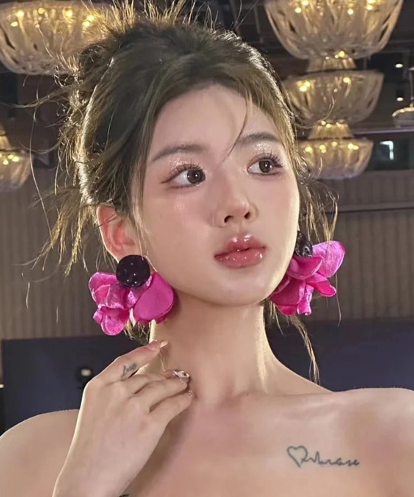 Pendientes florales de tela morada de gran tamaño