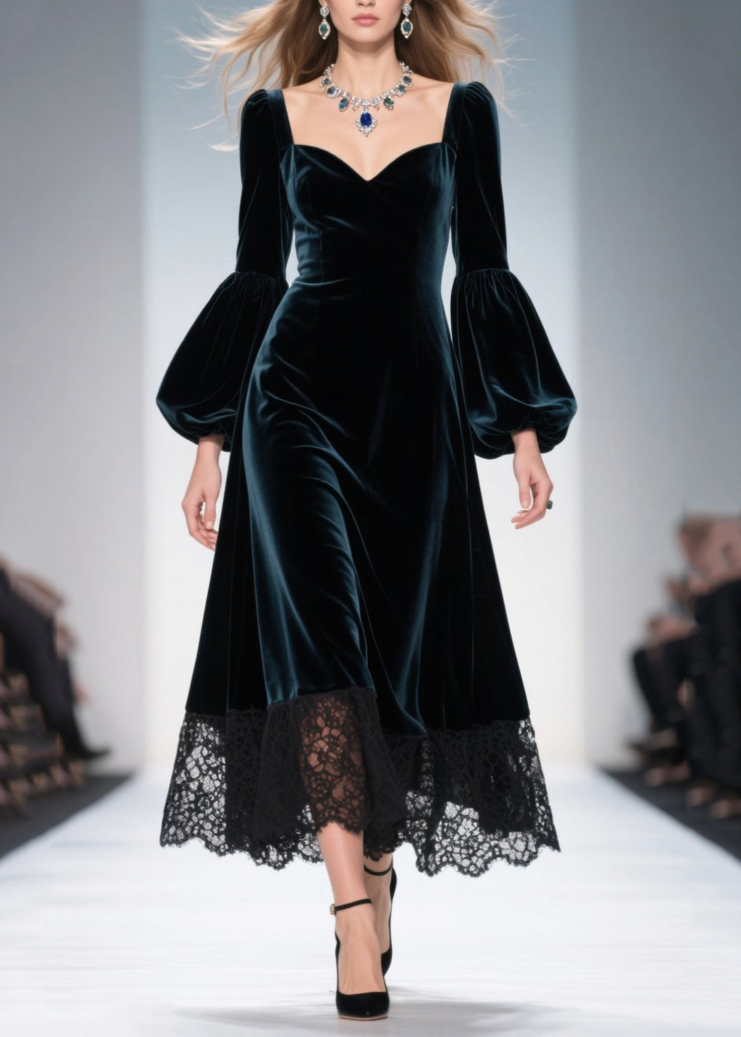 Vestidos de noche de terciopelo de seda con encaje y patchwork azul pavo real y mangas farol