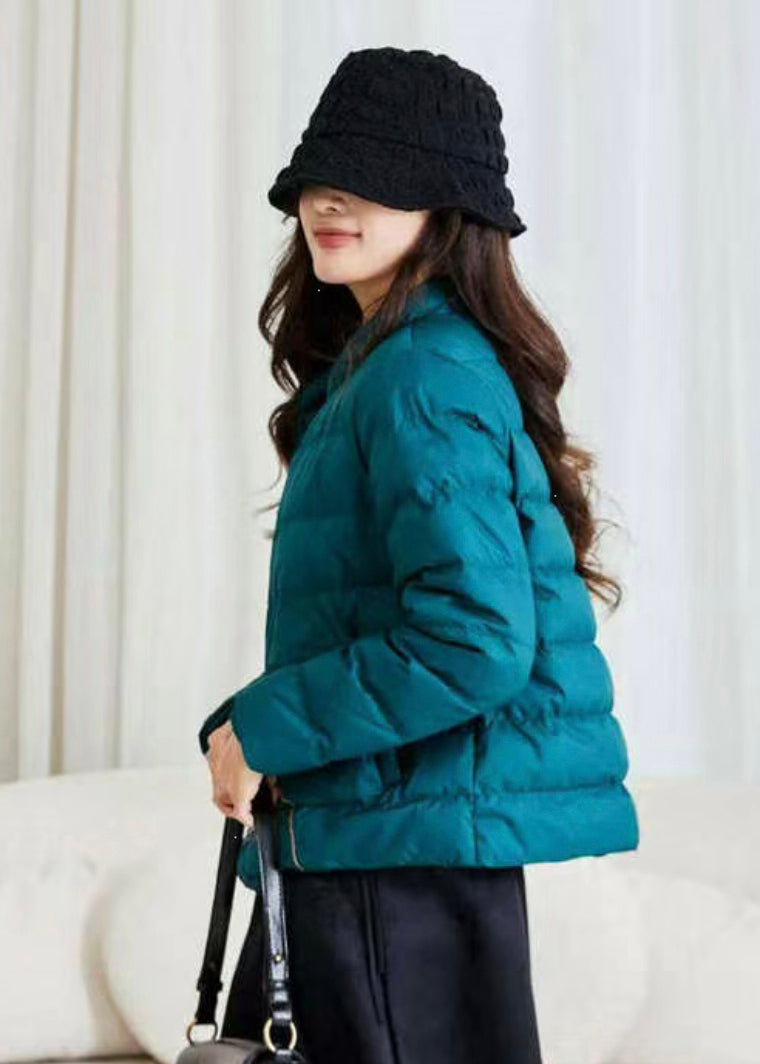 Wintermäntel mit Taschen, Entendaunenfüllung und Stickerei in Pfauenblau