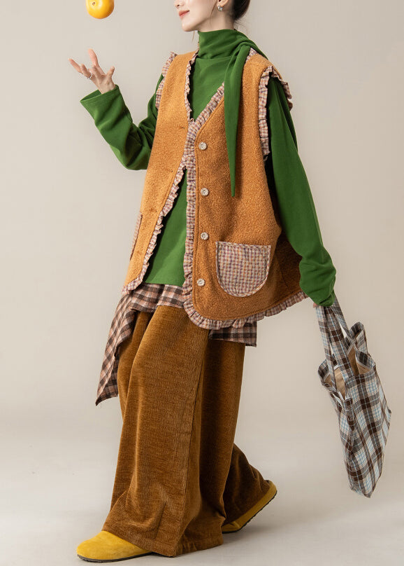 Zweiteiliges Set aus karierter, orangefarbener Teddyweste und Hose mit Rüschen an beiden Seiten – Frühling