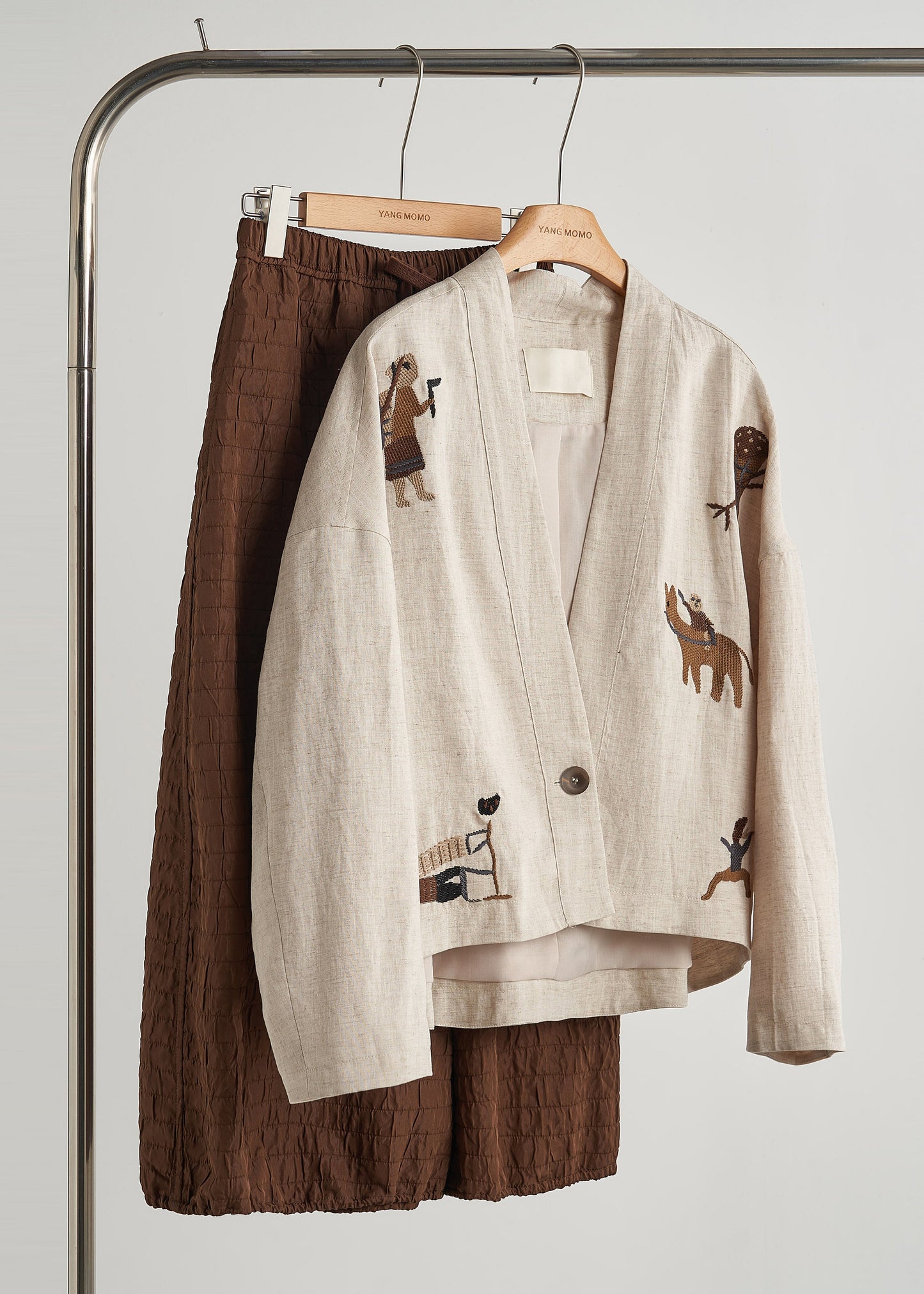 Abrigo de lino extragrande con bordado beige de talla grande para primavera