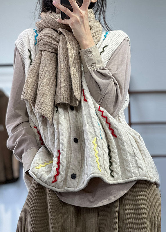 Plus Size Beige bestickte Knopf dicke Wollstrickwesten Winter