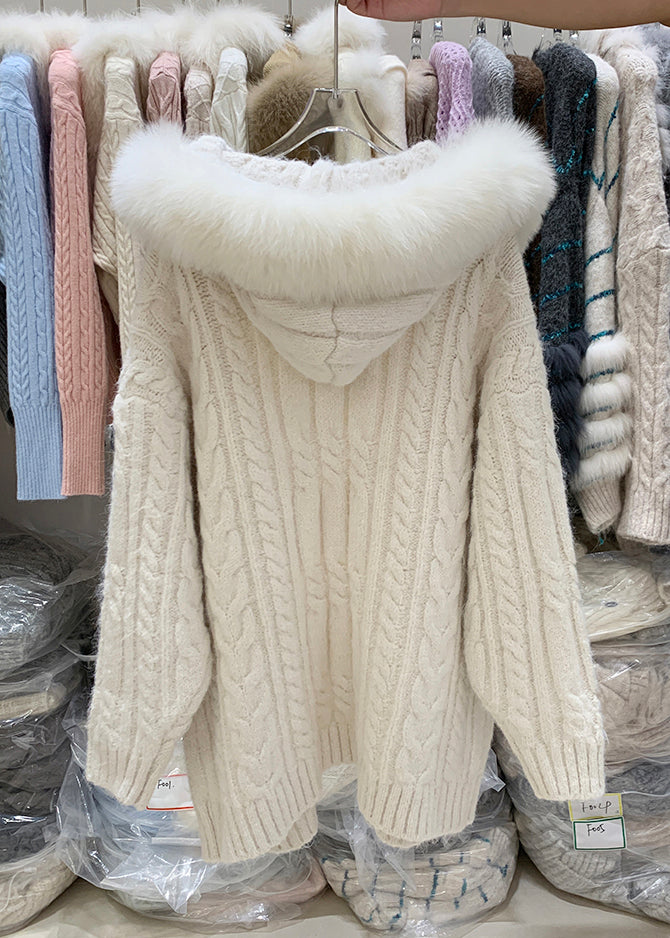 Beige Strickjacke mit Kapuze, Taschen und Patchwork-Design in Übergröße für den Winter