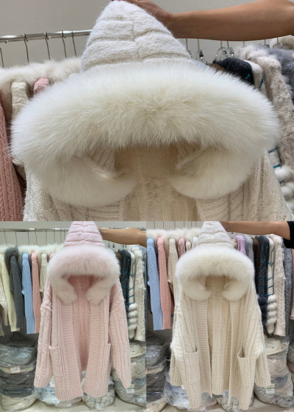 Beige Strickjacke mit Kapuze, Taschen und Patchwork-Design in Übergröße für den Winter