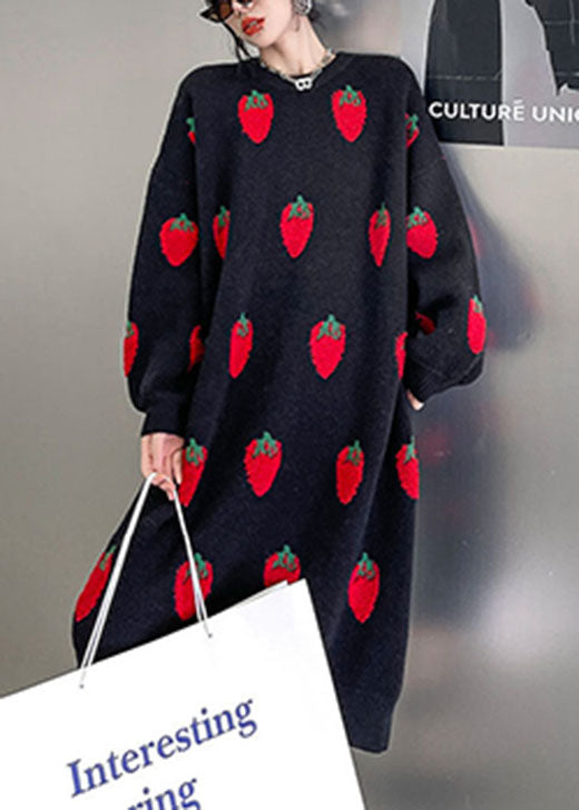 Schwarzes, kuscheliges Winter-Strickkleid mit Rundhalsausschnitt und Print in Übergröße