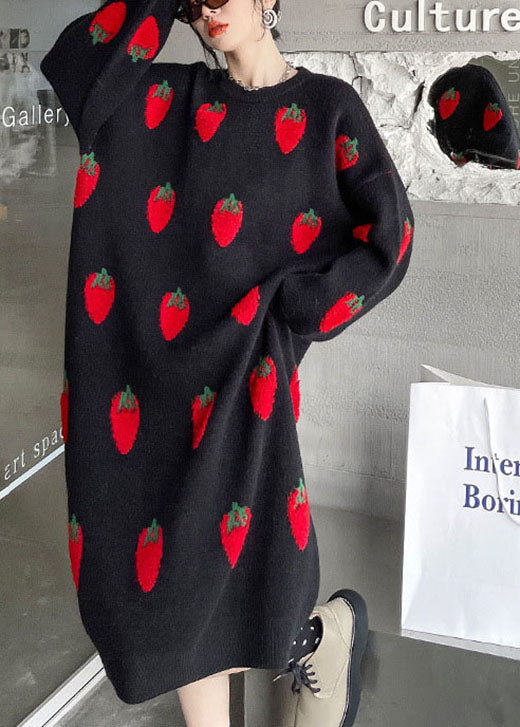 Schwarzes, kuscheliges Winter-Strickkleid mit Rundhalsausschnitt und Print in Übergröße