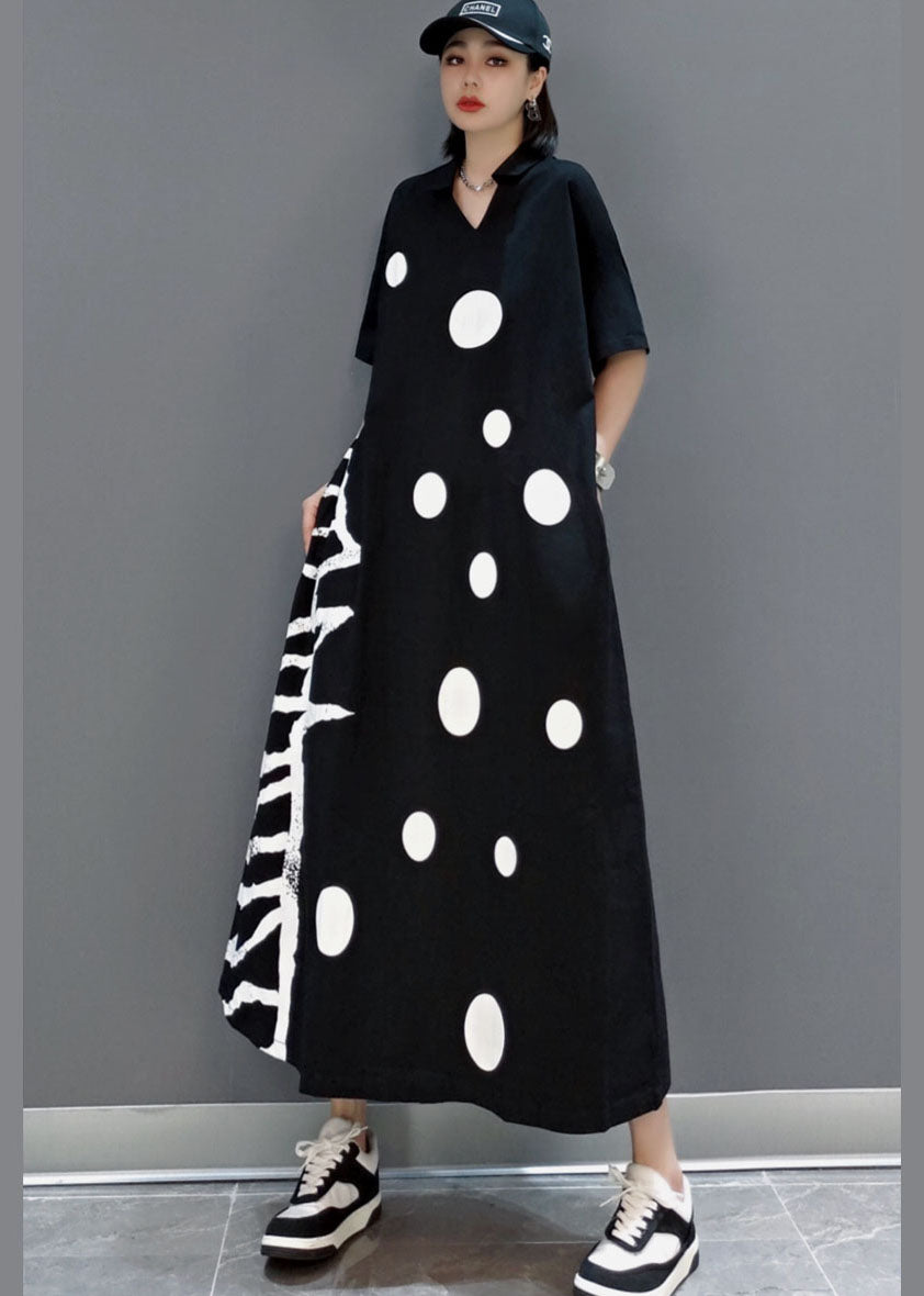 Plus Size Schwarzer A-Linien-Rock mit V-Ausschnitt und Punkten, halbe Ärmel