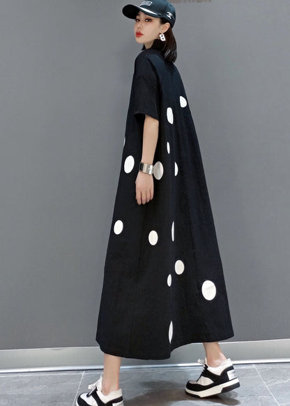 Plus Size Schwarzer A-Linien-Rock mit V-Ausschnitt und Punkten, halbe Ärmel