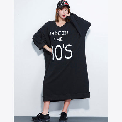 Übergröße Kleidung Mädchen Kleid mit Buchstabendruck Lässige, lockere schwarze Kleider