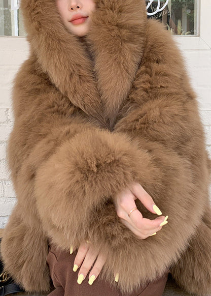 Plus Size Kaffeefarbener Kapuzen-Trenchcoat aus warmem Fuchsfell für den Winter