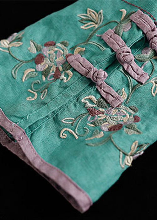 Plus Size Grüne bestickte Knopfoberteile mit halben Ärmeln