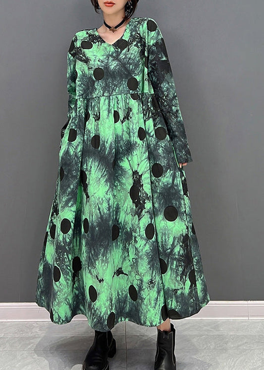 Plus Size Grünes V-Ausschnitt-Maxi-Hemdkleid mit Punkten und langen Ärmeln