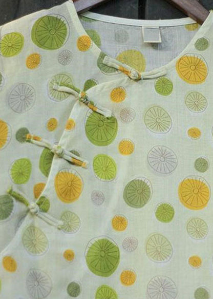 Plus Size Tops mit grünem Knopf, Rundhalsausschnitt und Punktmuster, halbe Ärmel