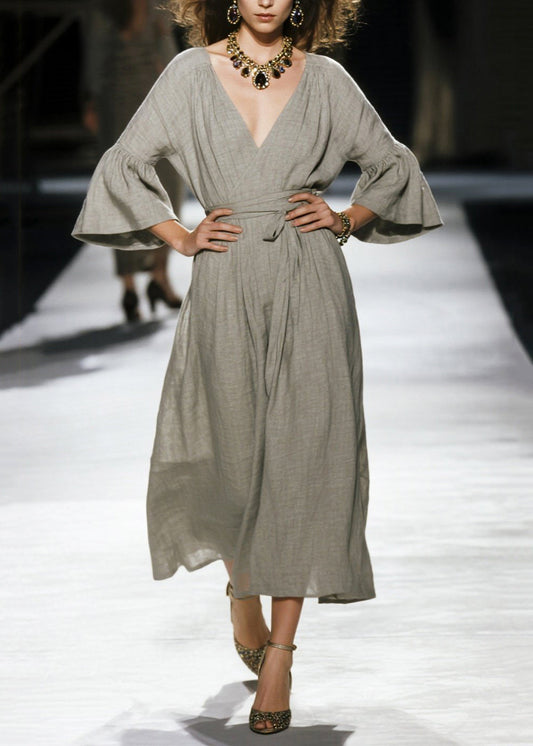 Grauer Leinen-Morgenmantel in Übergröße mit ausgestellten Ärmeln