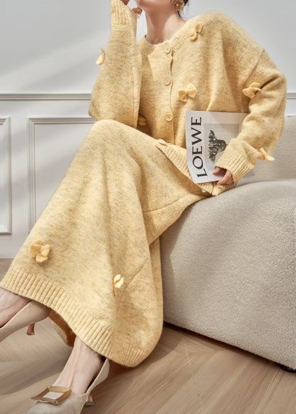 Graues Strick-Zweiteiler-Set in Übergröße mit Rundhalsausschnitt und Schleife, zweiteilig, Winter