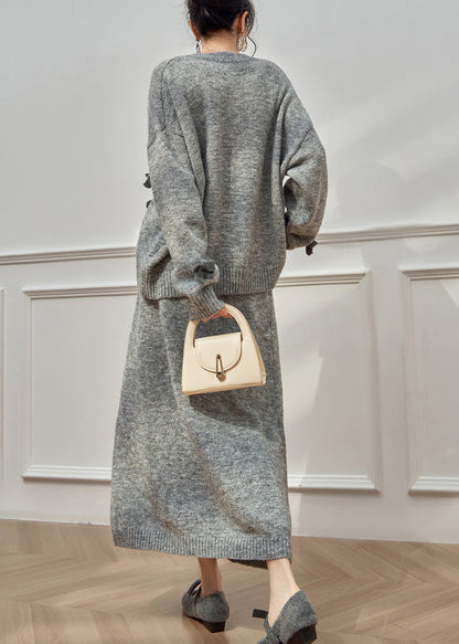 Graues Strick-Zweiteiler-Set in Übergröße mit Rundhalsausschnitt und Schleife, zweiteilig, Winter