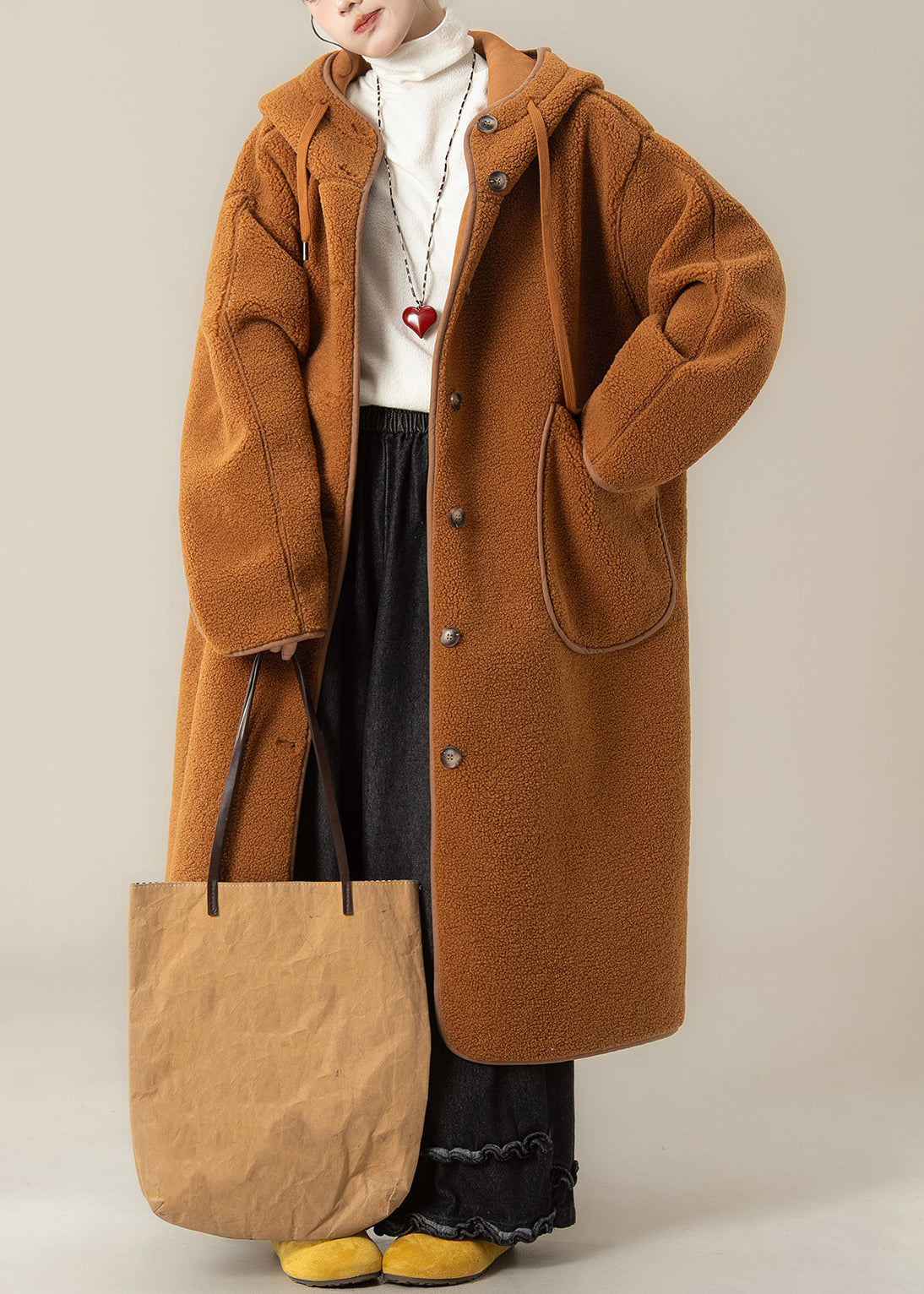 Abrigos de piel sintética de peluche con bolsillos y capucha de color naranja de talla grande para invierno