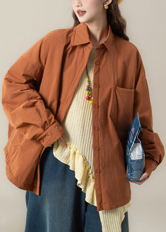 Frühlingsmantel in Übergröße mit orangefarbenem Peter-Pan-Kragen, Taschen und Baumwollfüllung