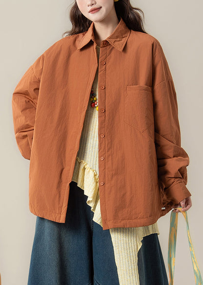 Frühlingsmantel in Übergröße mit orangefarbenem Peter-Pan-Kragen, Taschen und Baumwollfüllung