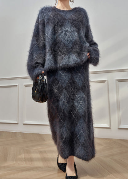 Zweiteiliges Set aus karierten Pullovern und Röcken in Übergrößen von Ma Hai Mao für den Winter