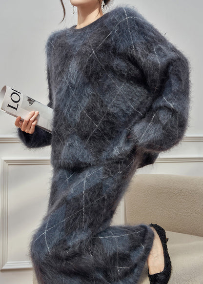 Zweiteiliges Set aus karierten Pullovern und Röcken in Übergrößen von Ma Hai Mao für den Winter