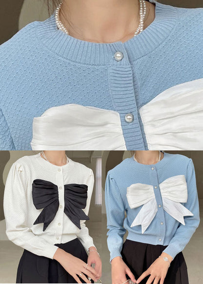 Plus Size Weißes Strickhemd mit Knopf und Schleife, Frühling
