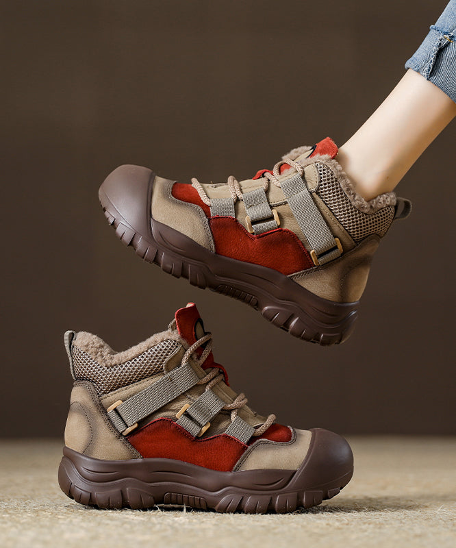 Rote Rindslederstiefel mit flauschigem Wollfutter und Schnürung