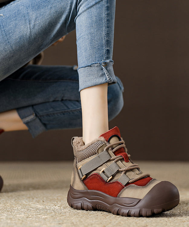 Rote Rindslederstiefel mit flauschigem Wollfutter und Schnürung