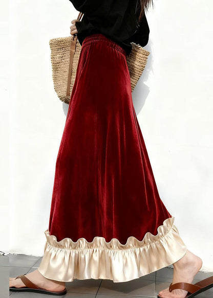 Roter, elastischer Samtrock mit Patchwork-Details und Rüschen