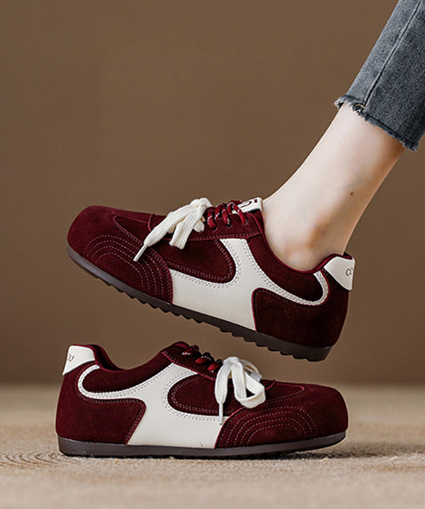 Rote Schnür-Plateau-Wildleder-Flats mit modischem Spleiß-Design