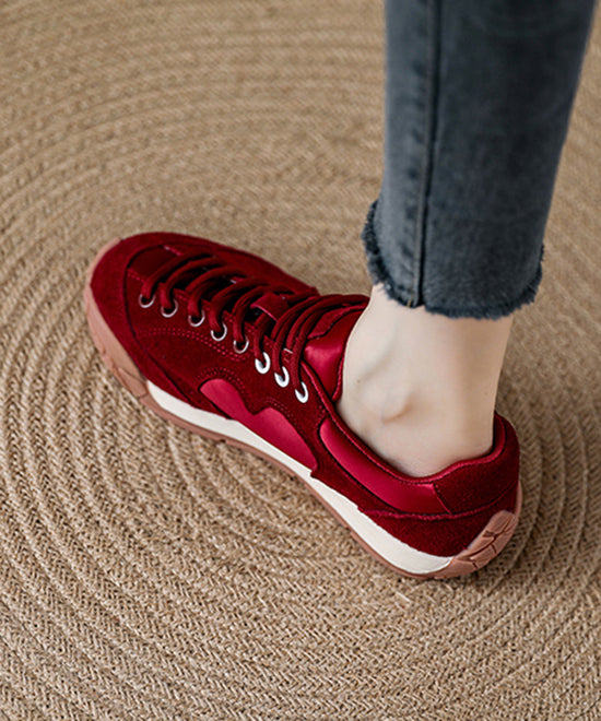 Zapatos planos de ante con plataforma y cordones rojos para mujer