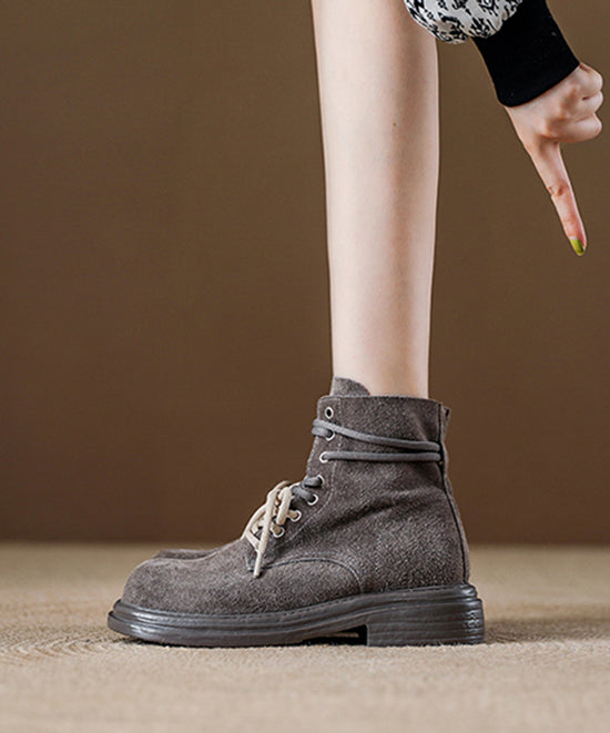 Rote Schnürstiefel aus Wildleder von Splicing Boutique