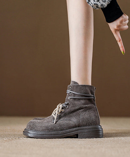 Rote Schnürstiefel aus Wildleder von Splicing Boutique