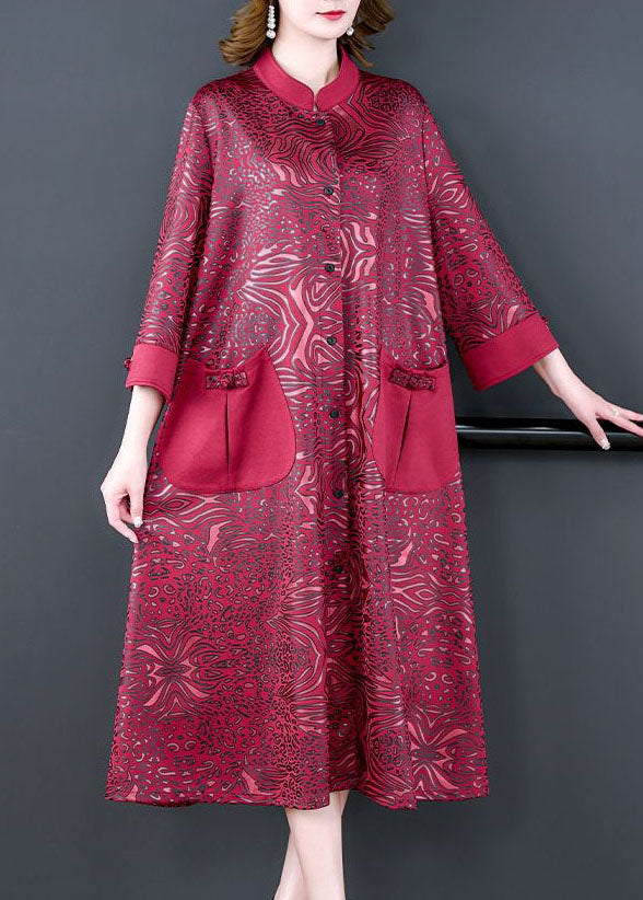 Roter Patchwork-Seiden-Trenchcoat mit Stehkragen und Armbandärmeln