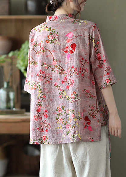 Top acogedor rojo con cuello alto y botones para verano