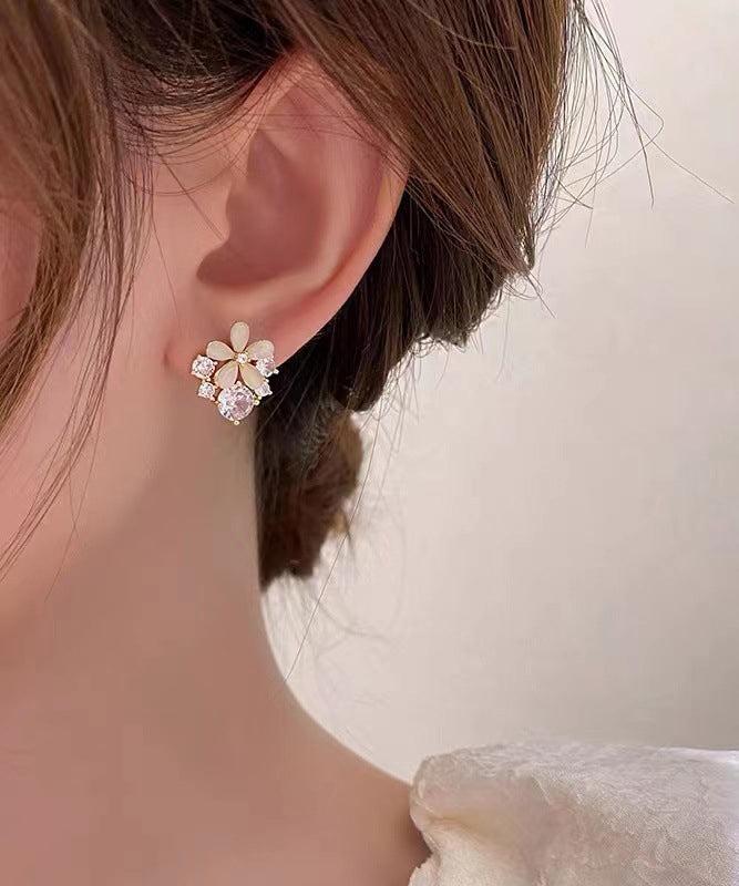 Pendientes de botón con diseño floral de circonita y piedra de ojo de gato en plata de ley beige dorada
