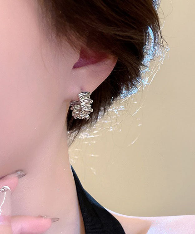 Pendientes de aro circulares con arrugas de metal dorado regular