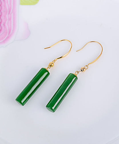 Pendientes colgantes de jade verde regular con incrustaciones de oro de 18 quilates