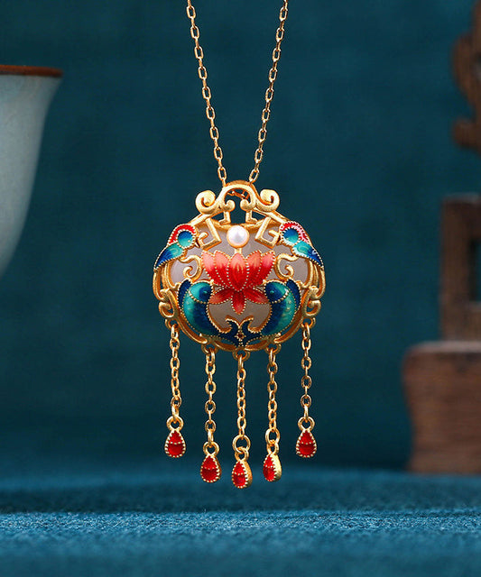 Halskette mit Quastenanhänger aus Sterlingsilber im Retro-Farbblock-Design und vergoldeter Jade-Emaille. Jedes Jahr gibt es einen Fisch.