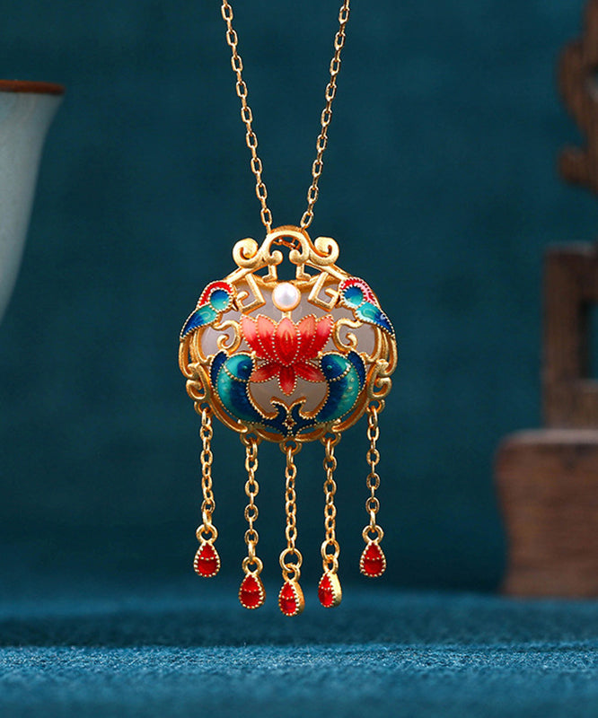 Halskette mit Quastenanhänger aus Sterlingsilber im Retro-Farbblock-Design und vergoldeter Jade-Emaille. Jedes Jahr gibt es einen Fisch.