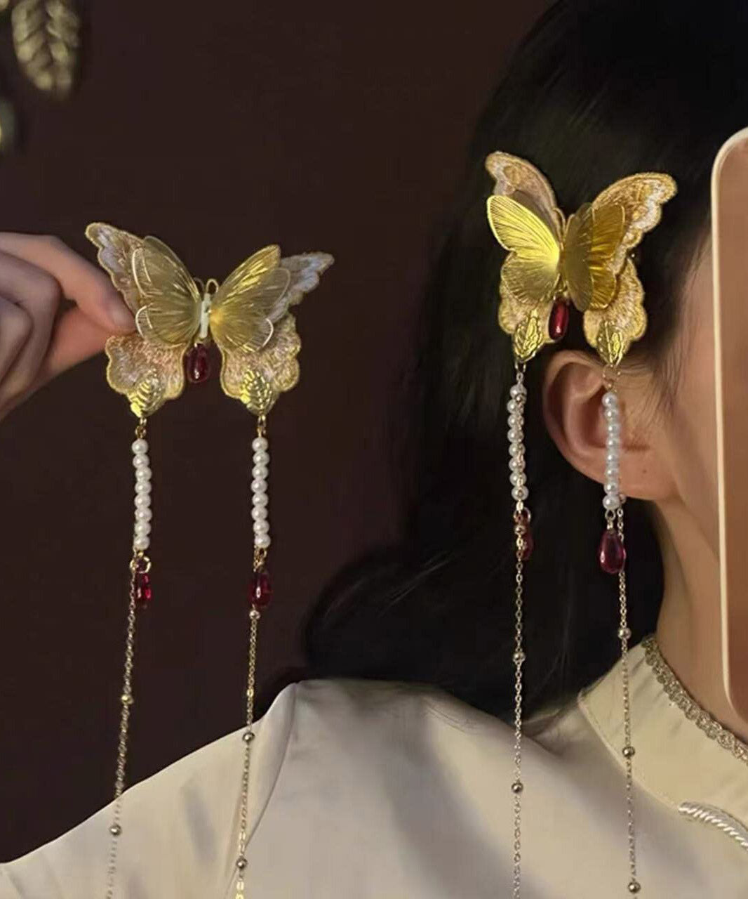 Retro Gold Alloy Embroidery Butterfly Pearl Tassel A Pair Hairpin