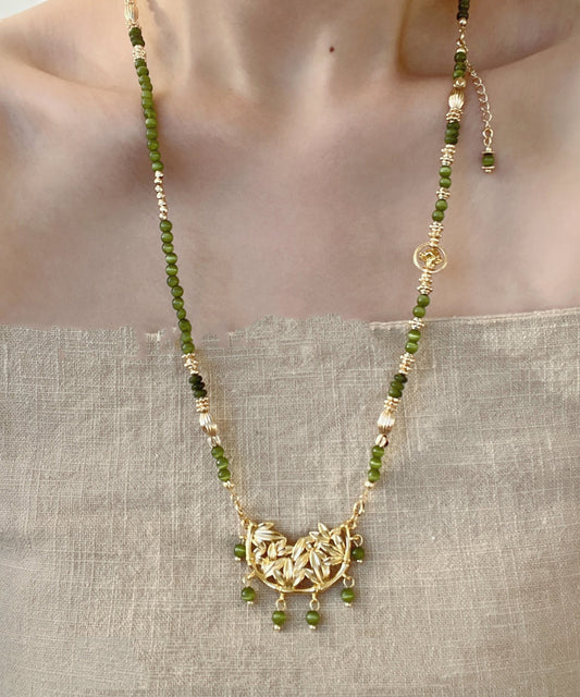 Collar con colgante de borla de piedra de ojo de gato de jade de aleación verde retro