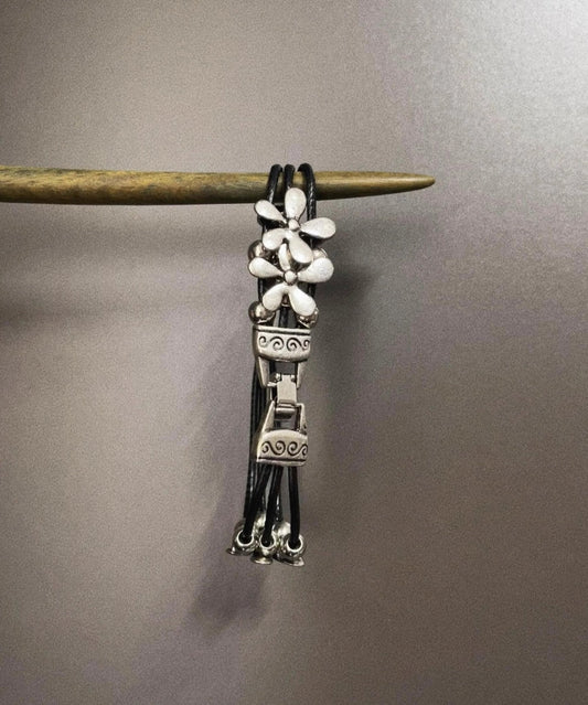 Retro-Armband aus Seiden-Edelstahllegierung mit Blumenmuster