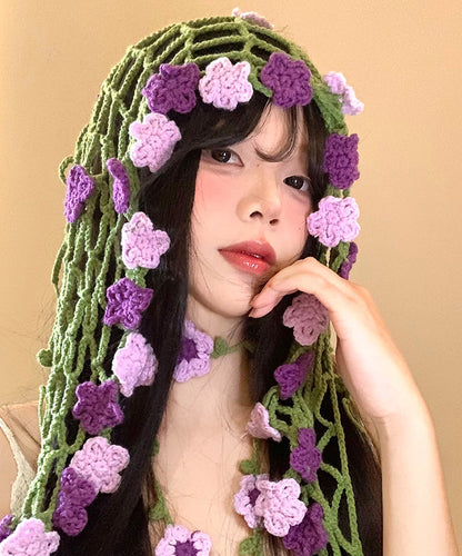 Dreieckiges Kopftuch mit Blumenmuster im ländlichen Stil