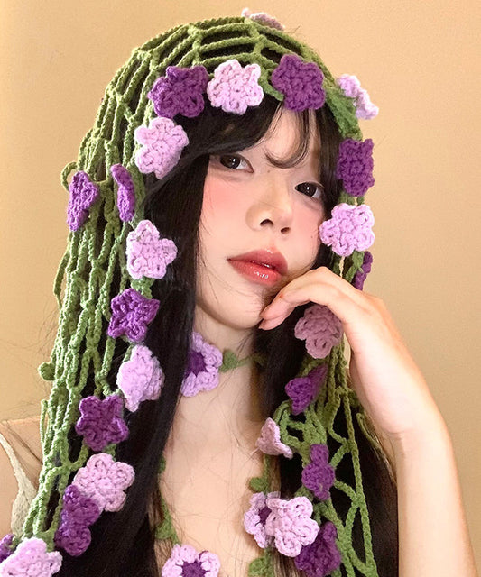 Dreieckiges Kopftuch mit Blumenmuster im ländlichen Stil